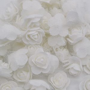 Różyczki piankowe z tiulem 3,5cm białe 10szt